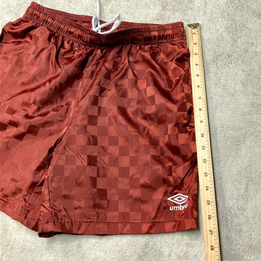 Vintage Y2K Umbro Shiny Checkered Soccer Shorts 100% Nylon Red Dazzle 5" Mens M - Picture 7 of 8